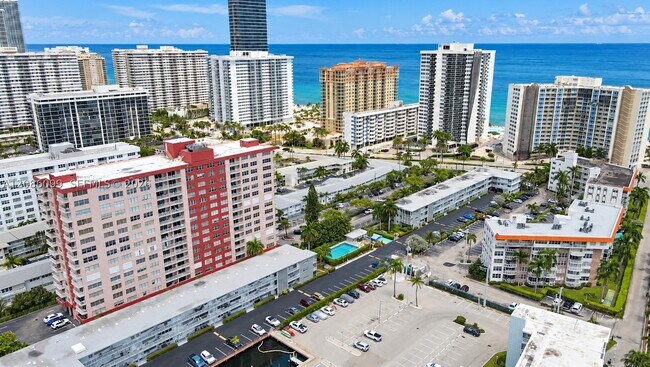 Building Photo - 3161 S Ocean Dr