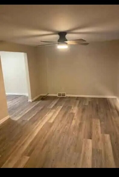Building Photo - 654 Hestor Dr