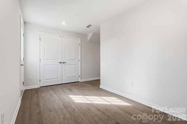 Building Photo - 7024 Capstan Ter