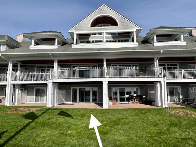 Building Photo - 4 Island Ave