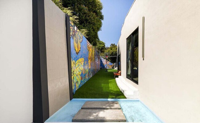 Building Photo - 9818 Hythe Ct
