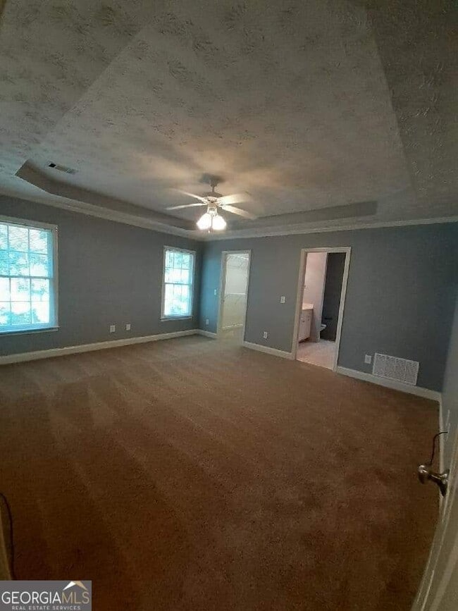 Building Photo - 208 Autumn Trail Way