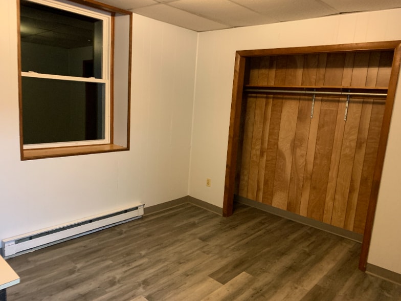 Building Photo - 34 E Ridge Ave