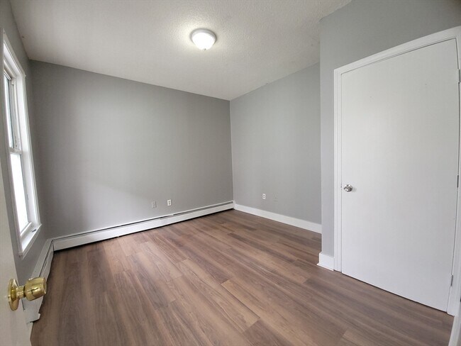 Building Photo - 26 Endicott St