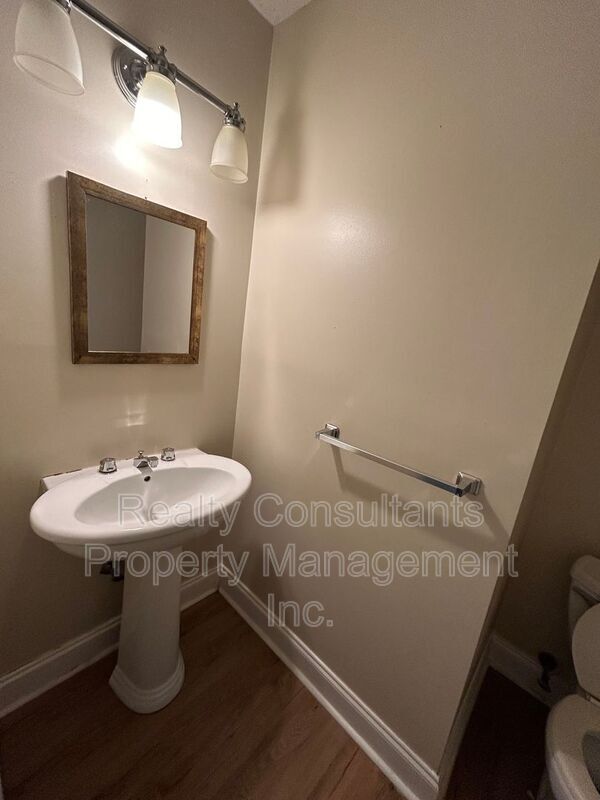 Building Photo - 600 Summerwalk Rd