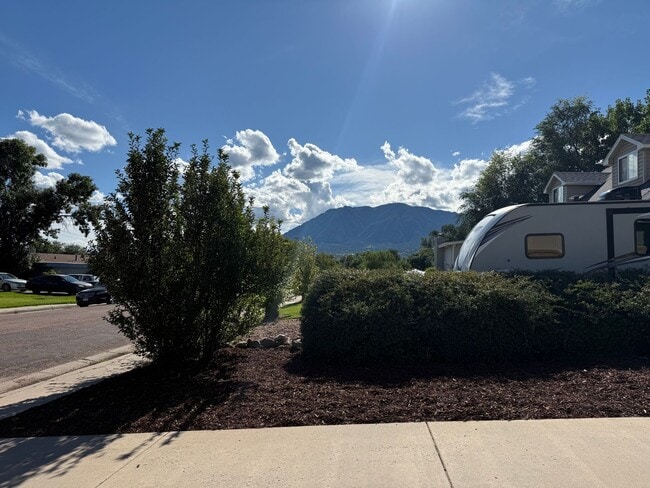 Building Photo - Five Bedroom House Close To Ft. Carson