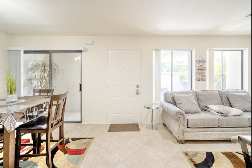 Building Photo - 351 N Hermosa Dr