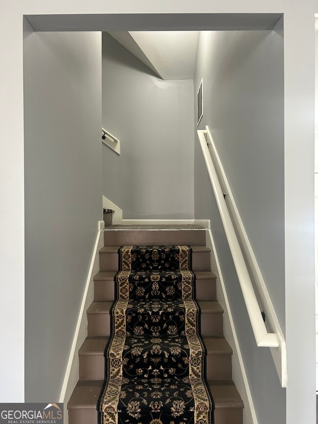 Building Photo - 149 Peak Ct.