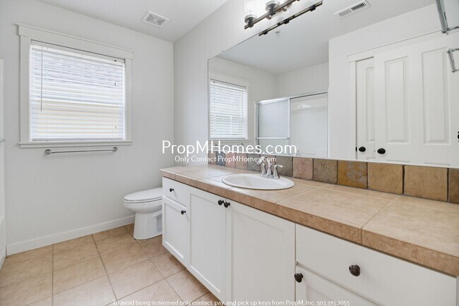 Building Photo - 11641 SW Grenoble St