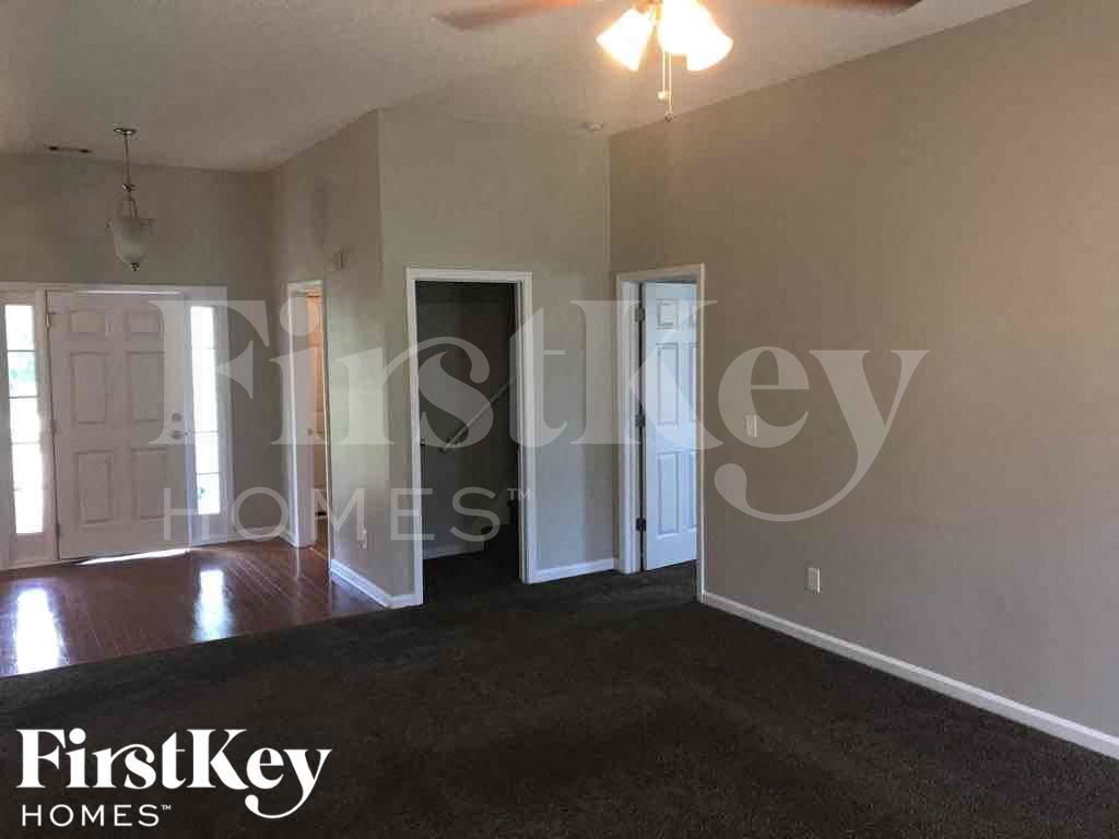 Building Photo - 8000 Burly Wood Way