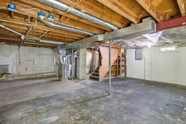 Building Photo - 1547 E Atherton Rd