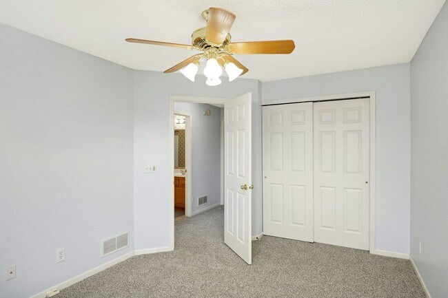 Building Photo - 15729A  Porchlight Lane
