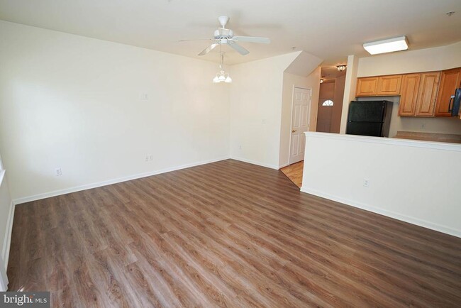Building Photo - 420 Parkview Ct