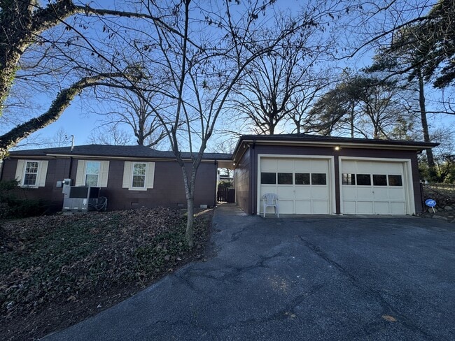 Building Photo - 3895 Azalean Dr