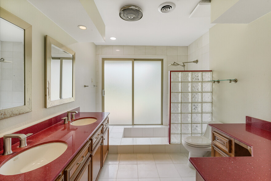 Building Photo - 4942 Cherry Hills Dr