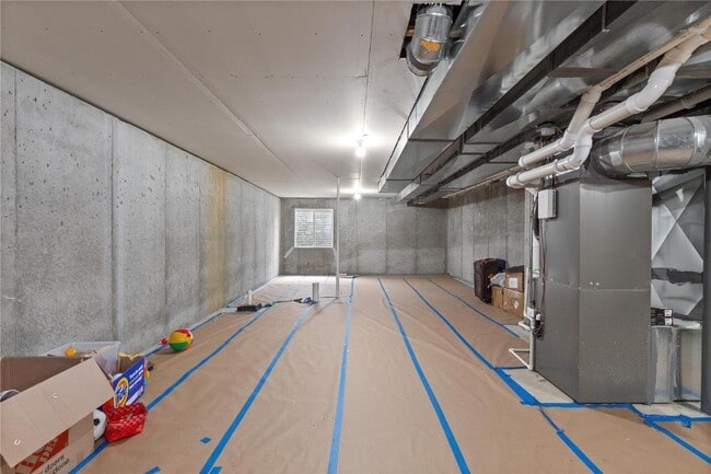 Building Photo - 151 Far Meadow Dr
