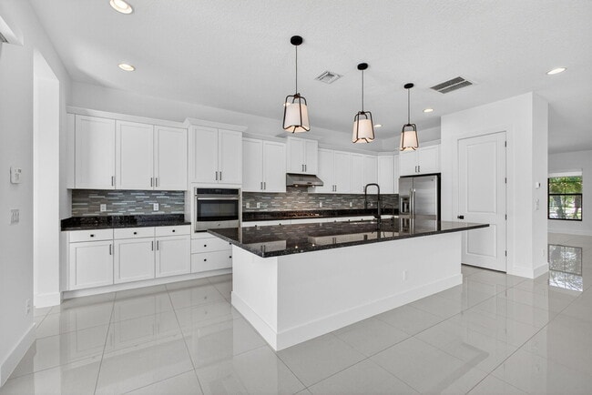 Building Photo - 4025 Faraday Wy