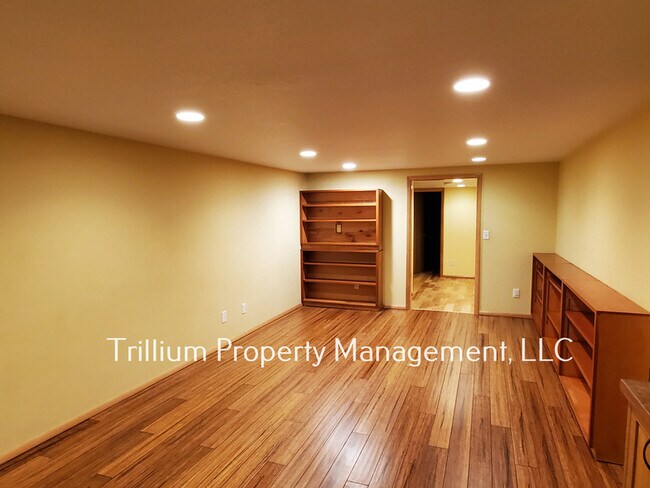 Building Photo - 12424 SW Lesser Rd