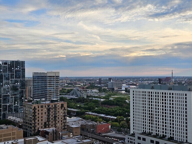 Building Photo - 1160 S Michigan Ave