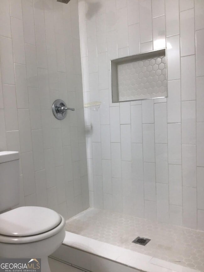 Building Photo - 6345 Peppermill Ln