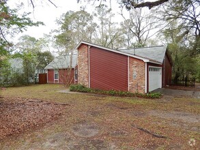Building Photo - LOVELY 3/2 NW House w/ 2-Car Garage, Corne...