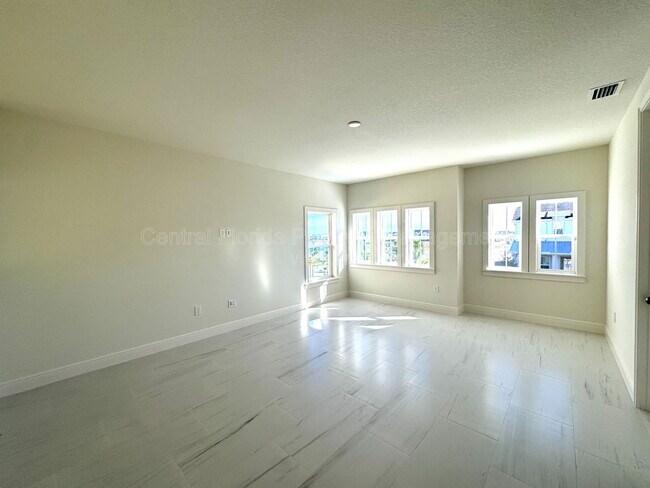 Building Photo - 9819 Gobat Aly