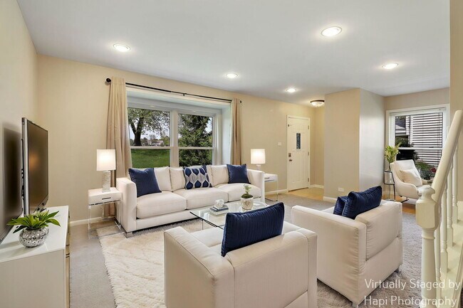Building Photo - 2336 Old Kings Ct