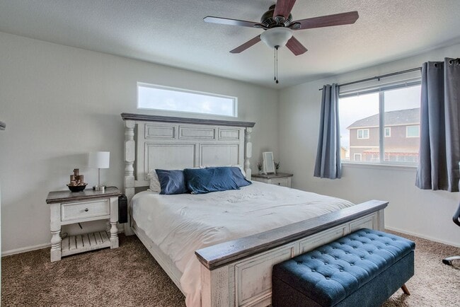 Building Photo - 3 Bedroom 2 1/2 Bath Split Level in Johnstown