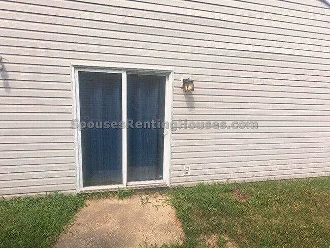 Building Photo - 6639 W Stanhope Dr