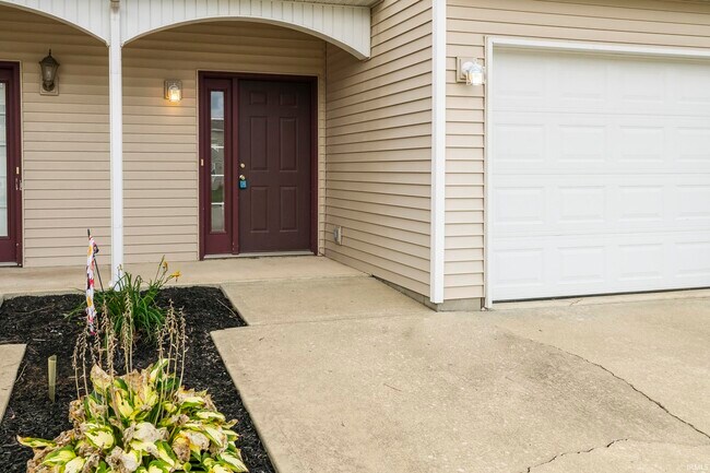 Building Photo - 5713 W Monarch Ct