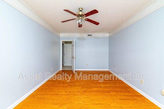 Building Photo - 203 Sweet Gum Lane