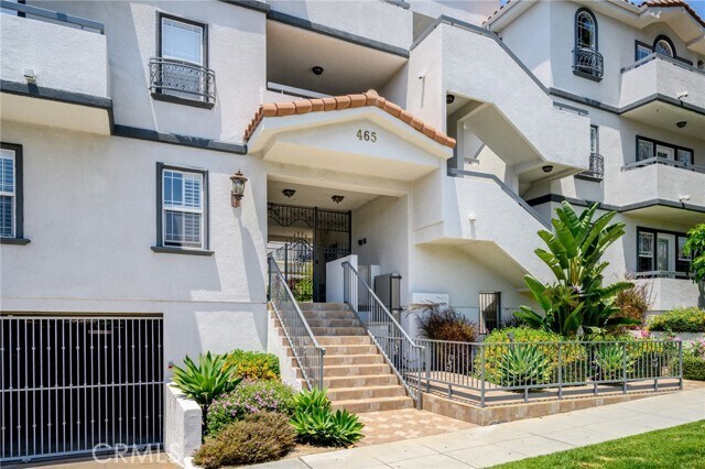 Building Photo - 465 E Magnolia Blvd