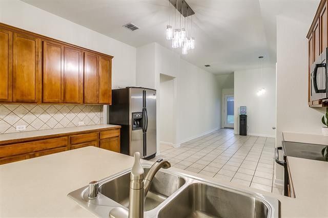 Building Photo - 2661 Calmwater Dr