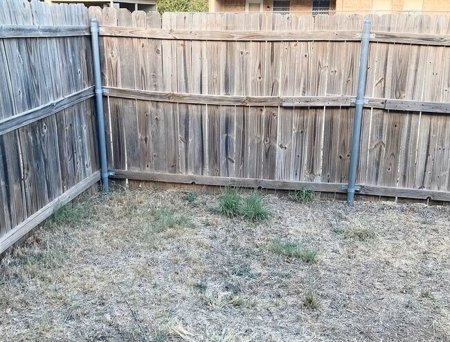 Building Photo - 733 Chaparral Cir