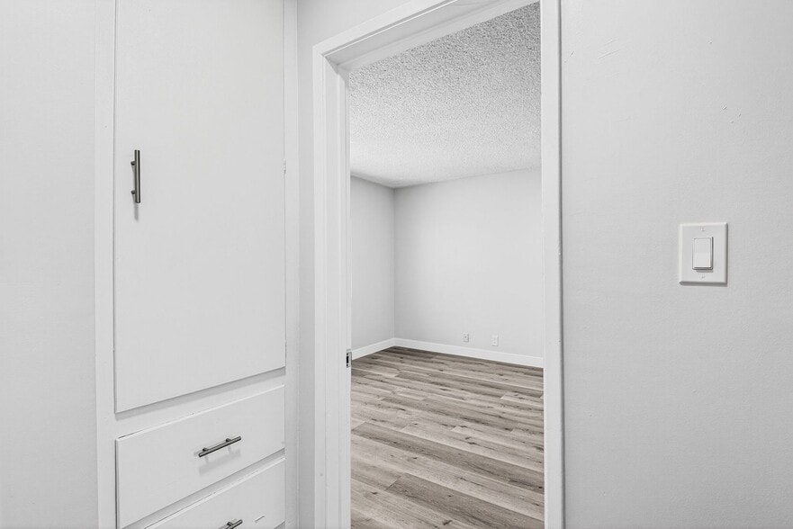 Building Photo - 3525 2nd St