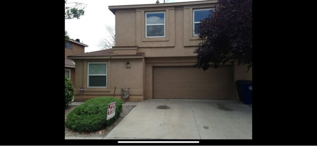 Building Photo - 8605 El Monte Ln NE