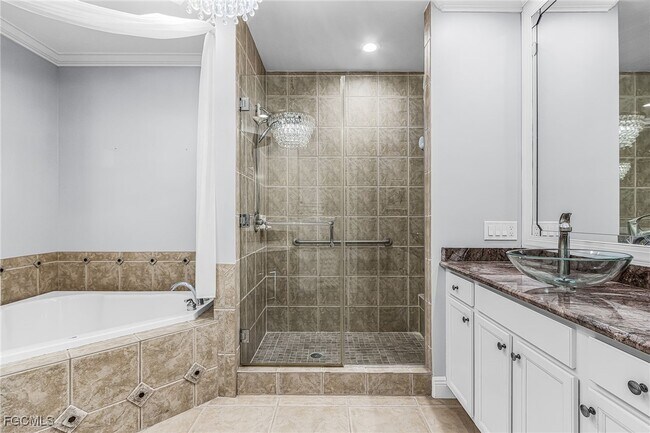 Building Photo - 2104 W First St