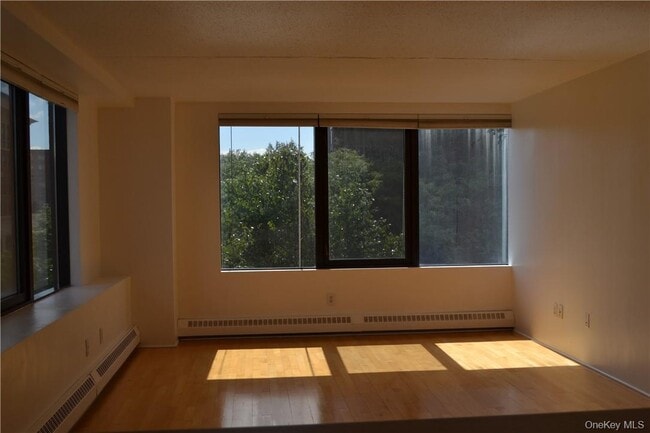 Building Photo - 4 Martine Ave