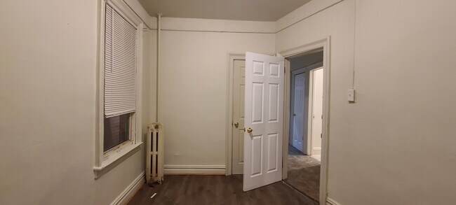 Building Photo - 29 ROOSEVELT Ave