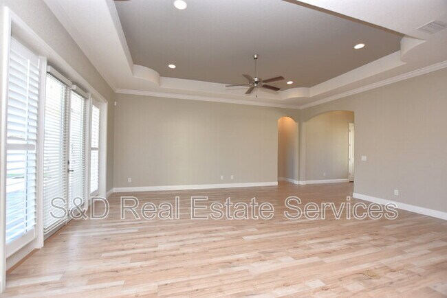 Building Photo - 6986 Highlands Creek Ave