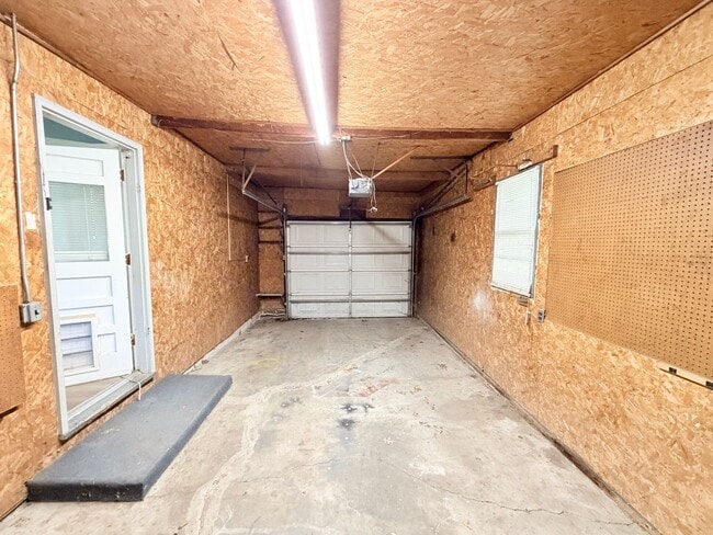 Building Photo - 2503 S Crescent Ave