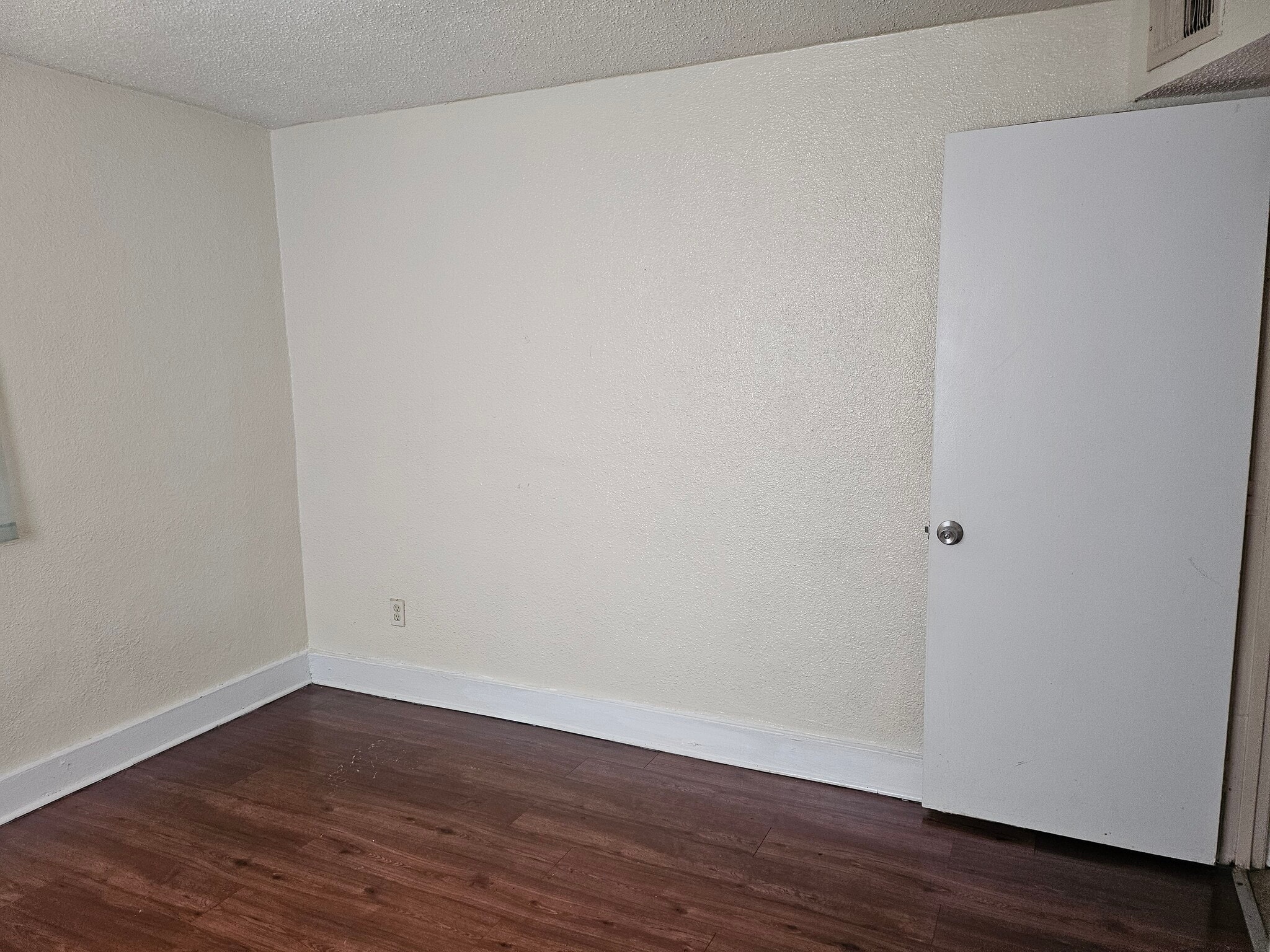 Building Photo - 2113 Mount Herman St