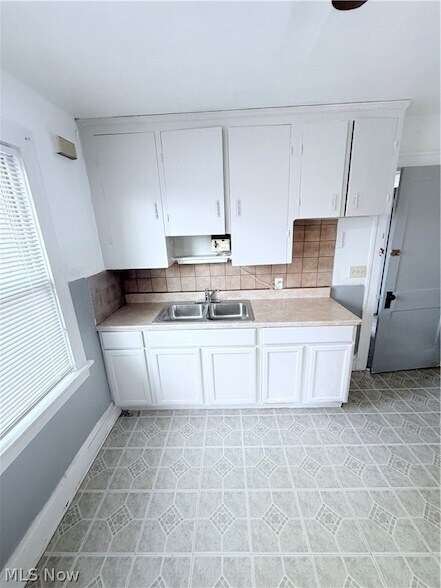 Building Photo - 14011 Glendale Ave