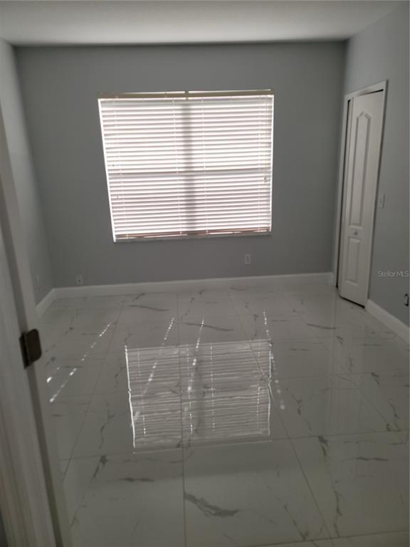 Building Photo - 18405 Kentisbury Ct