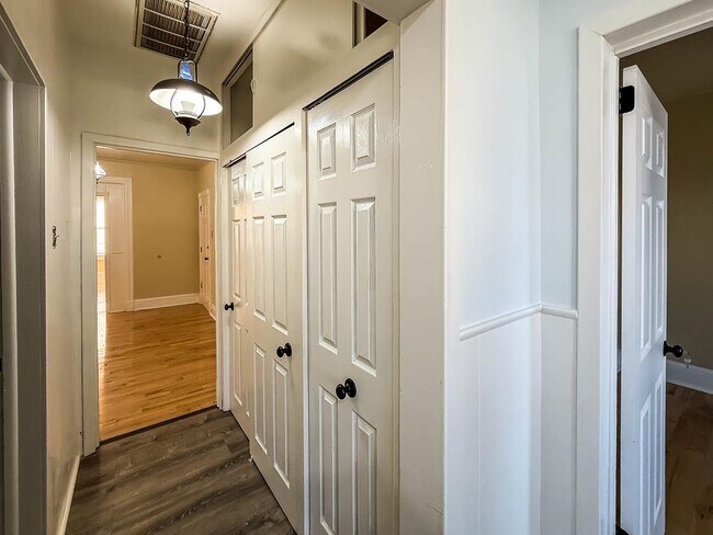 Building Photo - 90 Carlton Ave