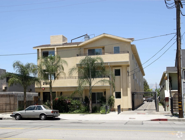 Building Photo - 21505 Saticoy St