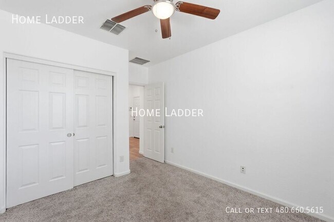 Building Photo - 3234 E Dogwood Pl
