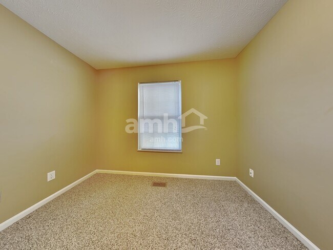 Building Photo - 123 Shaw Rd