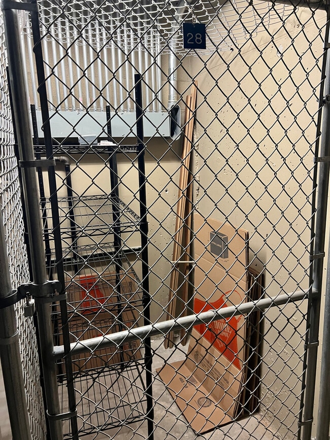 Building Photo - 650 W Wayman St