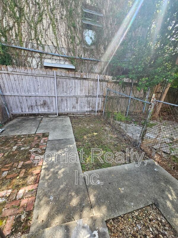 Building Photo - 3305 Palmyra St